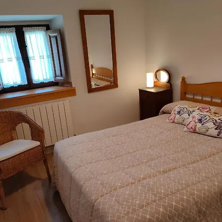 Casa Rustica Con Jardin En