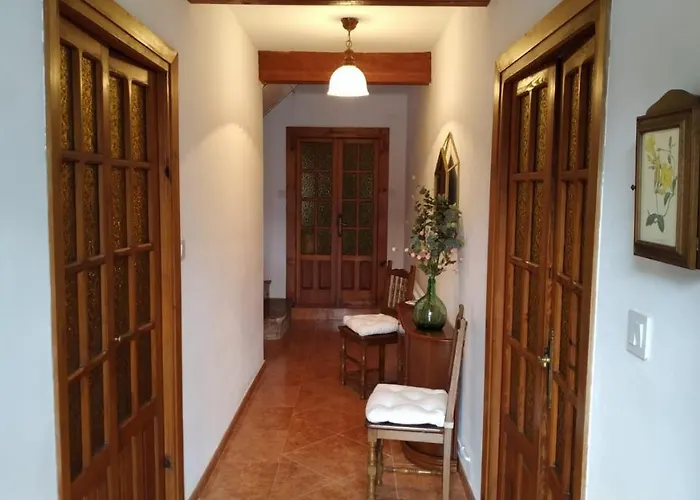 Casa Rustica Con Jardin En * Pesués