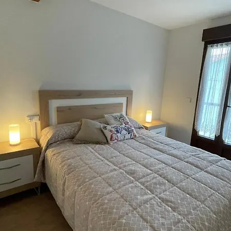 Сasa de vacaciones Casa Rústica Con Jardín En Pesués